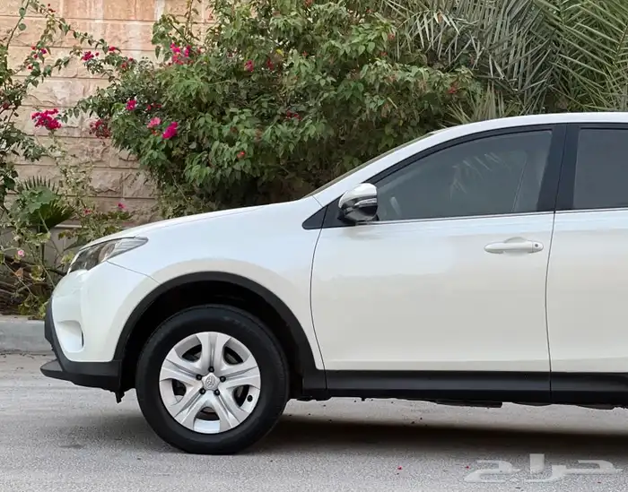 ((تم البيع )) تويوتا راف فور مخزن RAV4 2015 13