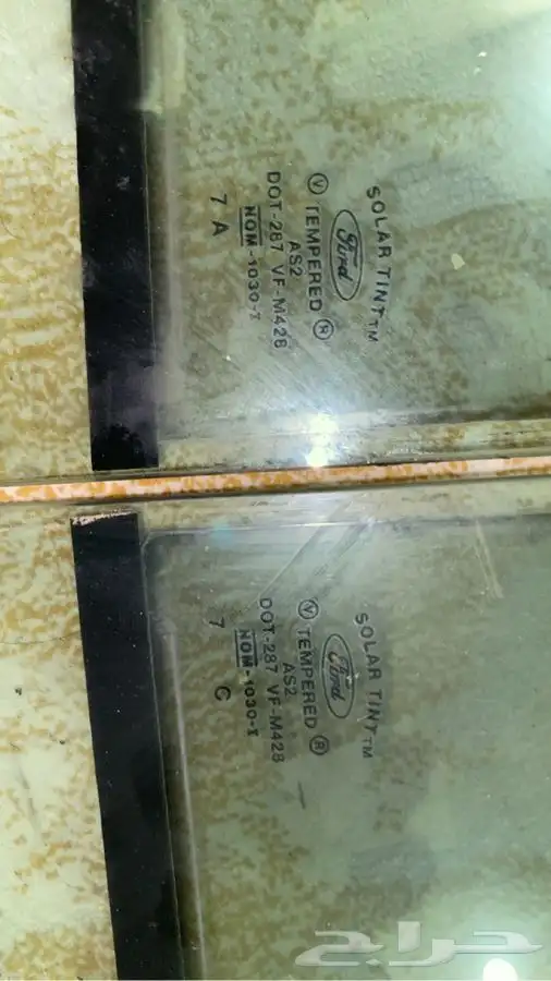 قزاز فورد مثلث خلفي من موديل 98 إلى 2011 وكاله 0