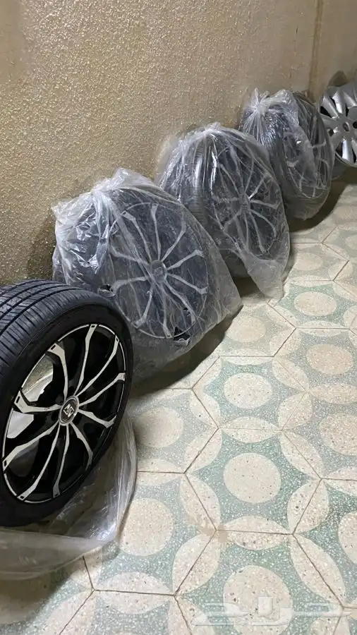 للبيع جنوط ميني كوبر مع كفرات اطلس 1