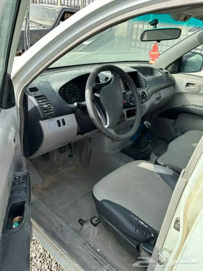 ميتسوبيشي L200 قطع غيار تشليح 2010 3