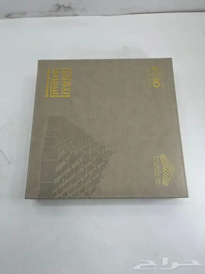 بكجات جلدية وكرتونية 32