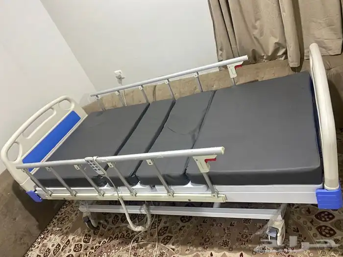 سرير طبي كهربائي مع المرتبه الطبيه 3