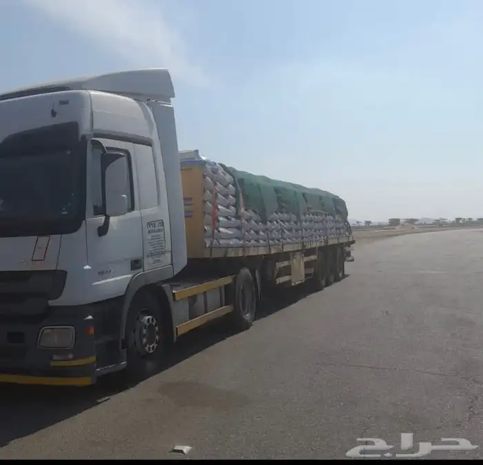 تريله شاحنات لنقل البرسيم 2