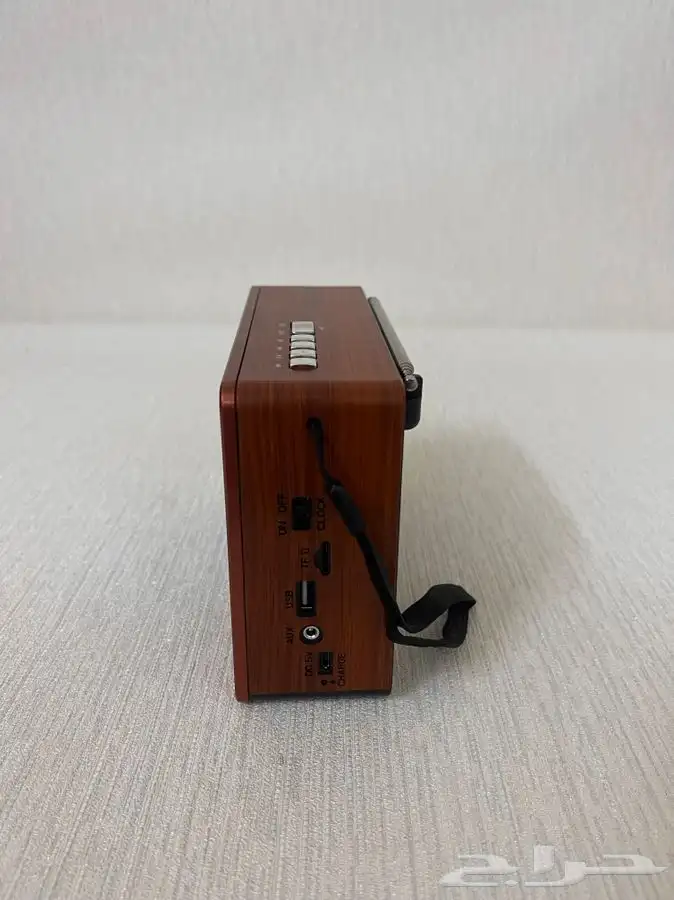 راديو من شركه DLC مع ساعه توقيت 4