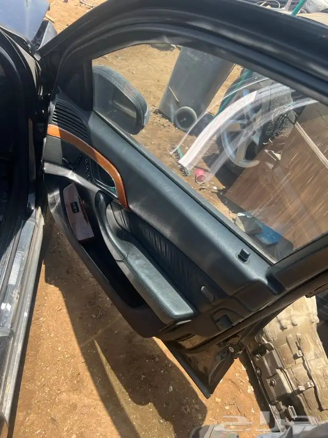 قطع غيار تشليح مرسيدس فياقرا s350 موديل 2004 - 2006 8