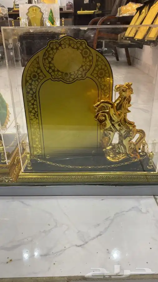 لوحات وحروف بارزه وتركيب كلادنج اشترط البلديه ودروع 0