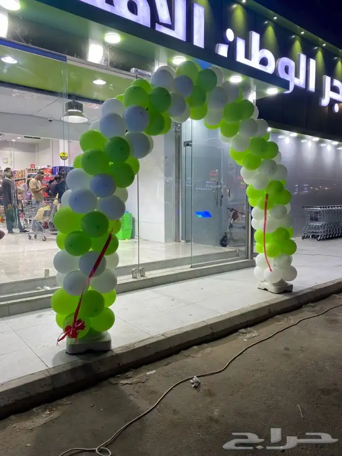 تنسيق بلالين افتتاح معرض الأزياء 4