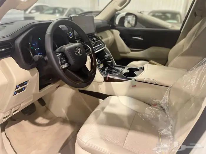 لاندكروزر جى اكس ار 4 بنزين 2025 12