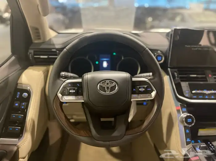 لاندكروزر جى اكس ار 4 بنزين 2025 14