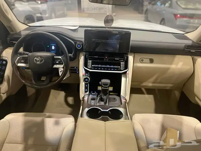 لاندكروزر جى اكس ار 4 بنزين 2025 11