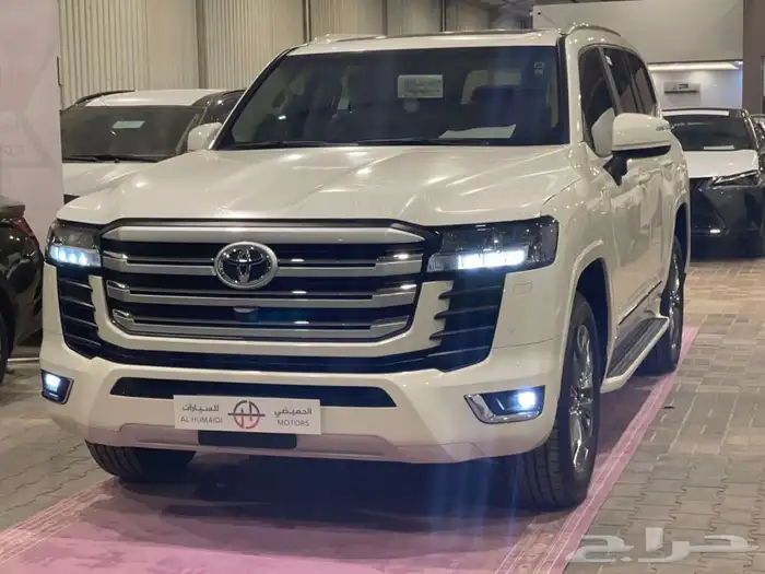 لاندكروزر جى اكس ار 4 بنزين 2025 1