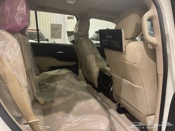 لاندكروزر جى اكس ار 4 بنزين 2025 6