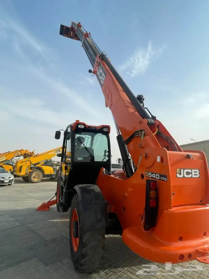 للايجار رافعه تلسكوبيه تلي هندر JCB 3