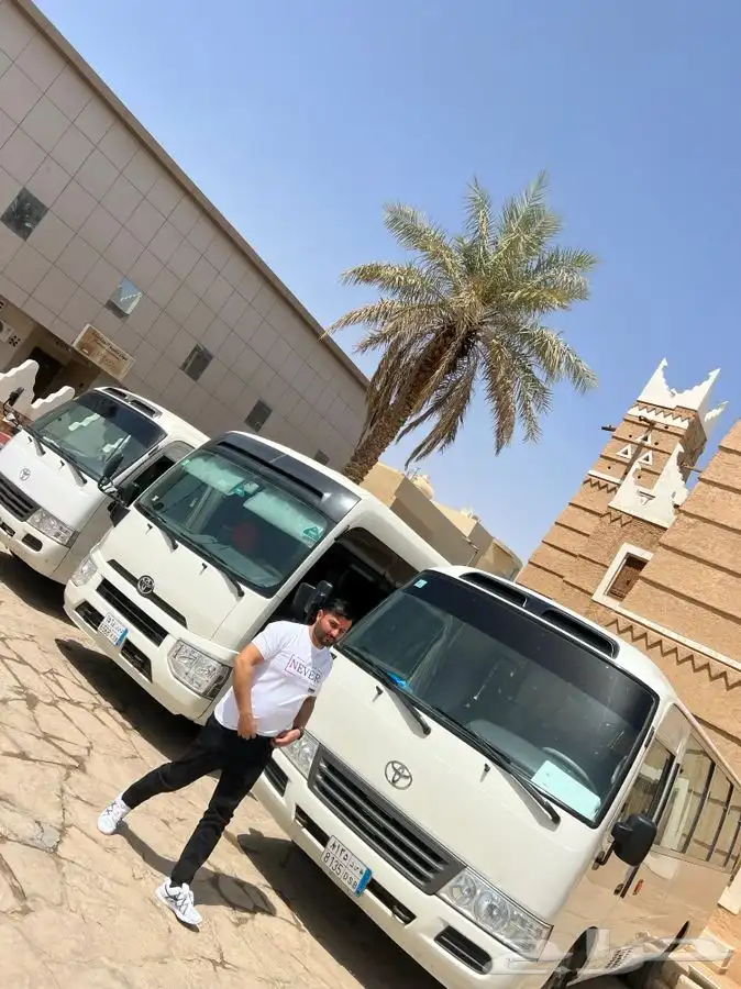 Bus for rent in Saudi Arabia 20 seats and 30 seats Availabl 5