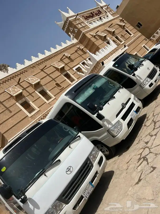 Bus for rent in Saudi Arabia 20 seats and 30 seats Availabl 4