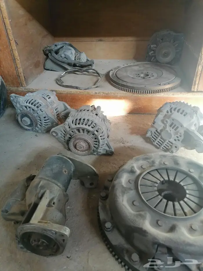 قطع غيار نيسان سيارة رياضيه وارد اليبان 13