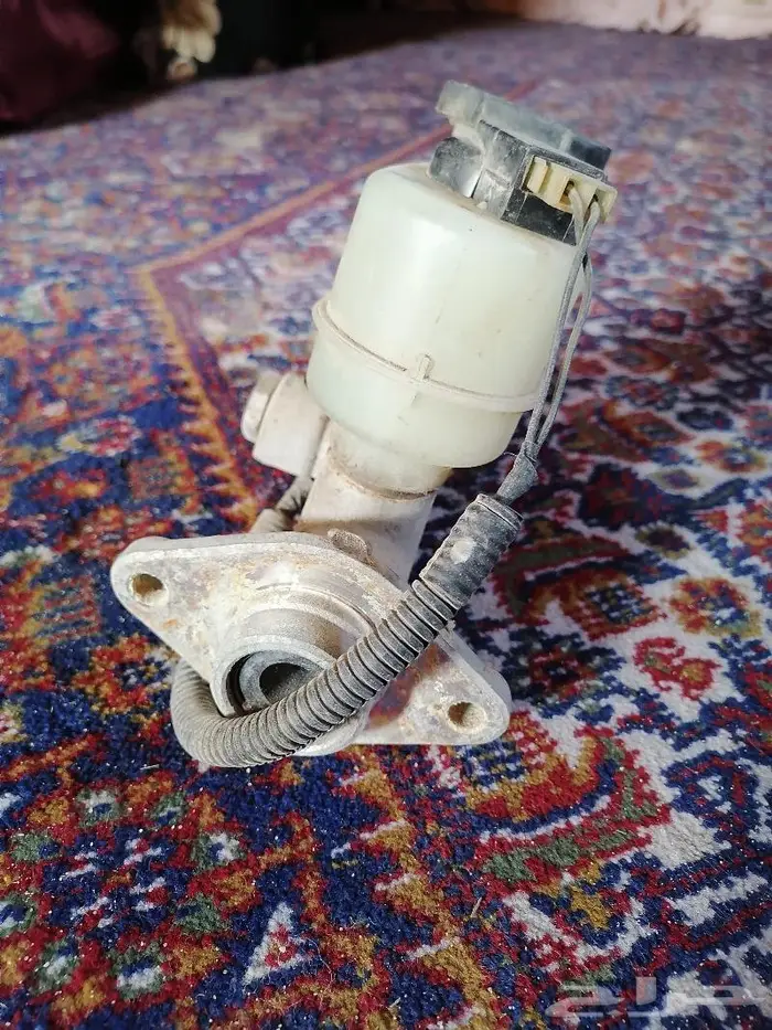 قطع غيار نيسان سيارة رياضيه وارد اليبان 26