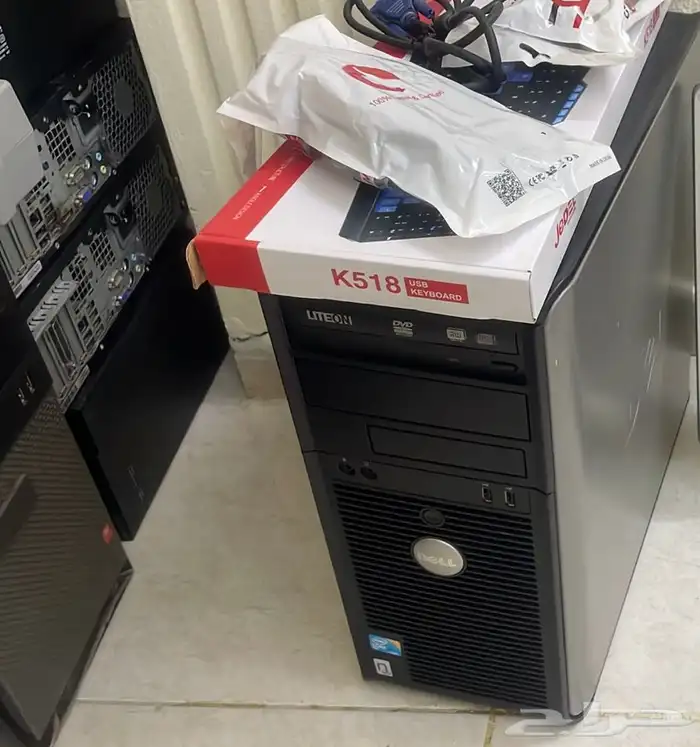 كمبيوتر ديل4 رام مع 256SSD السريع جدا مع شاشة وقطعة واي فاي 13