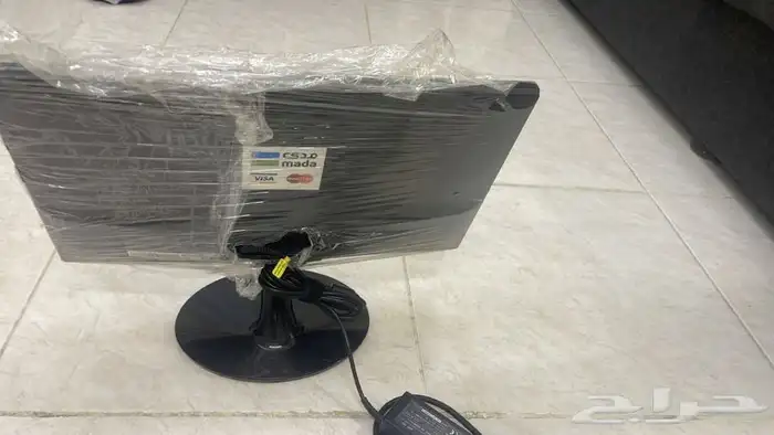 كمبيوتر ديل4 رام مع 256SSD السريع جدا مع شاشة وقطعة واي فاي 11