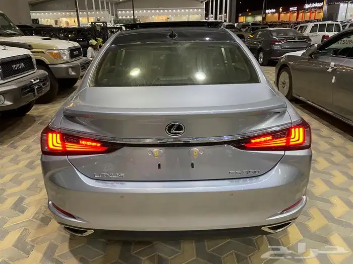 لكزس E350 2025 5