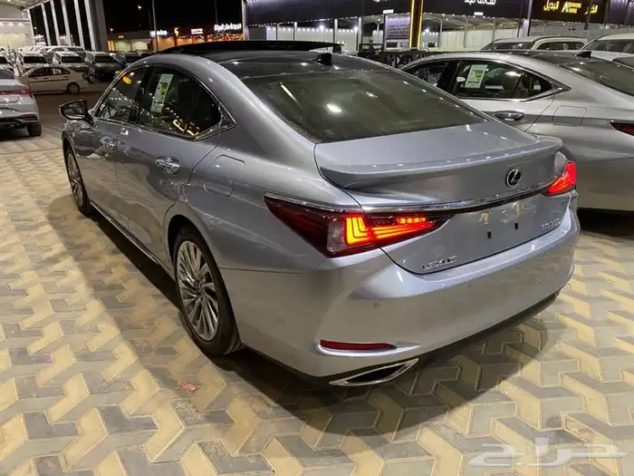 لكزس E350 2025 3