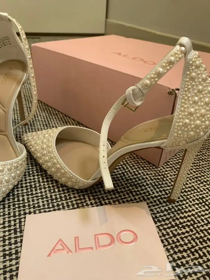 كعب اوف وايت لؤلؤ المقاس 39 ماركة ألدو Aldo 4