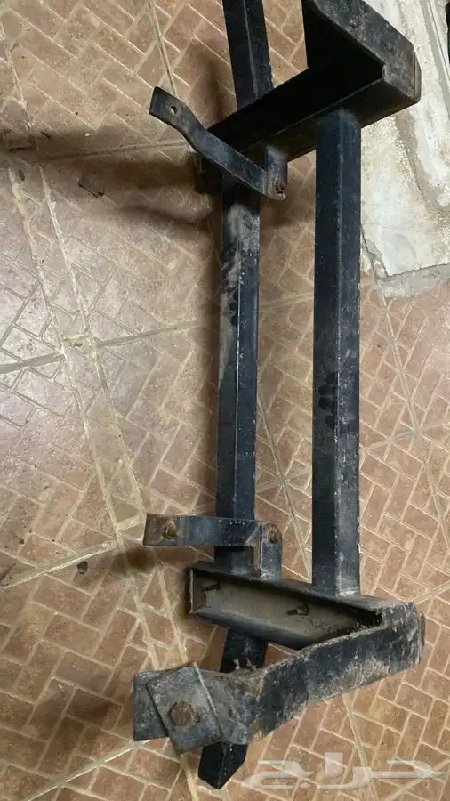 دعامه حديد تركب علي اي سياره 0