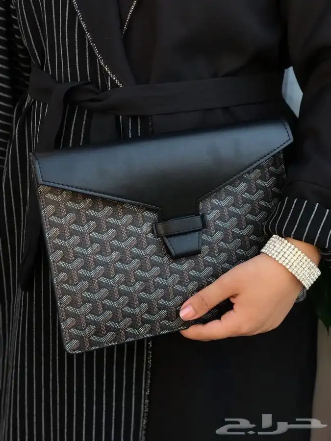 عرض شنطة ب 150  عرض 3 شنط 270 ريال 51