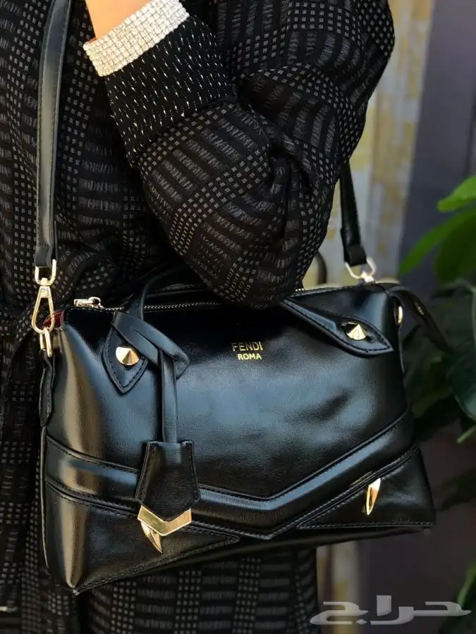 عرض شنطة ب 150  عرض 3 شنط 270 ريال 55