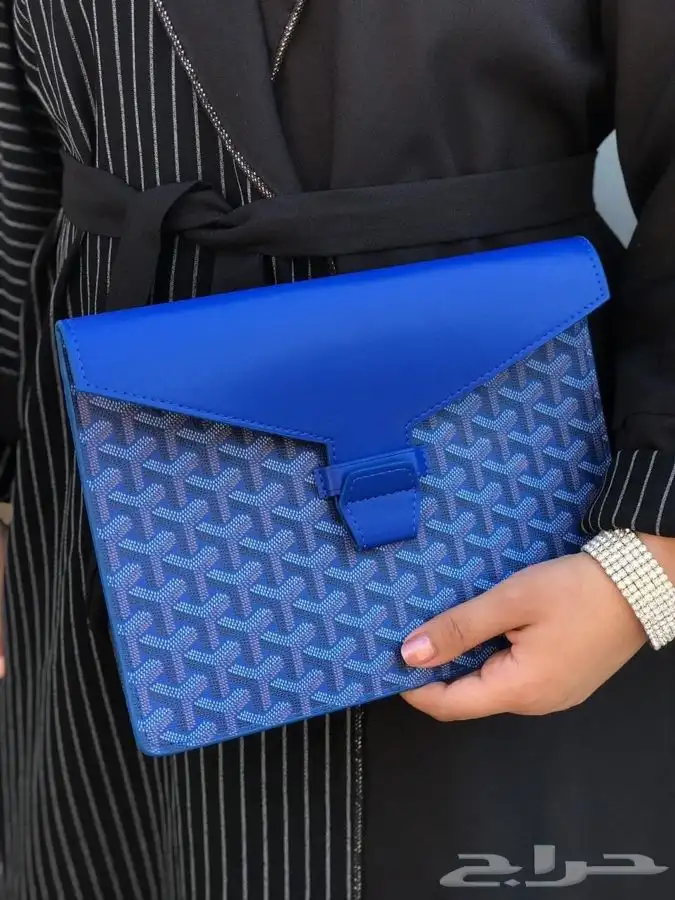 عرض شنطة ب 150  عرض 3 شنط 270 ريال 52