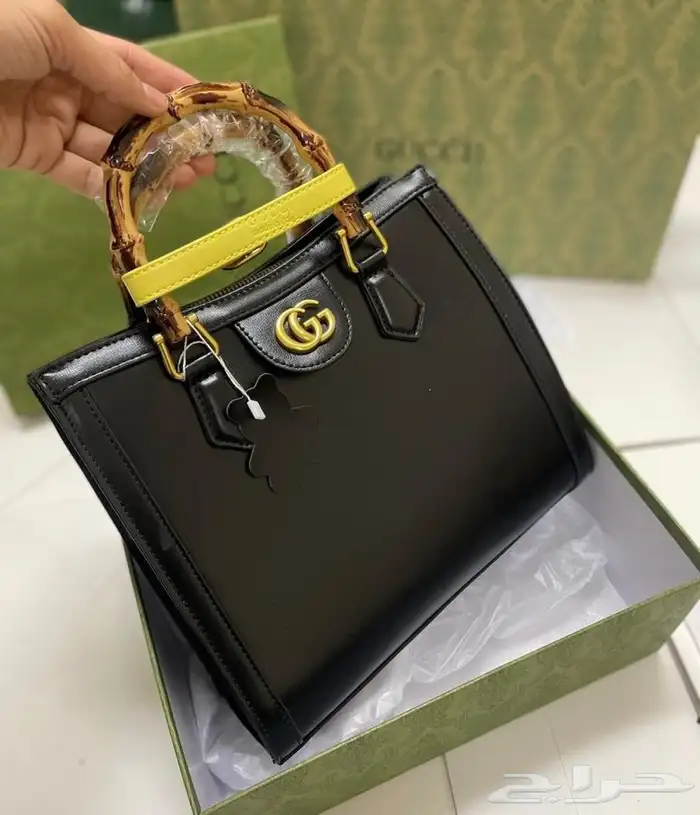 عرض شنطة ب 150  عرض 3 شنط 270 ريال 9