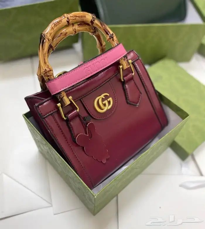 عرض شنطة ب 150  عرض 3 شنط 270 ريال 6