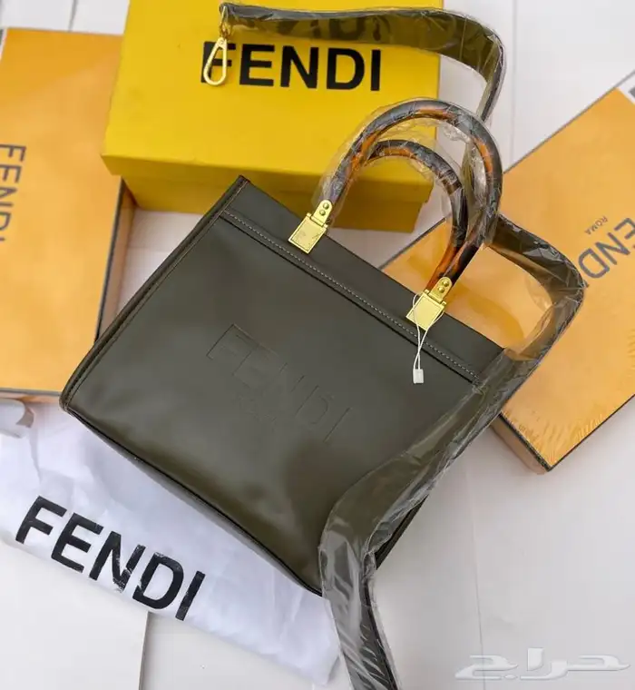 عرض شنطة ب 150  عرض 3 شنط 270 ريال 40