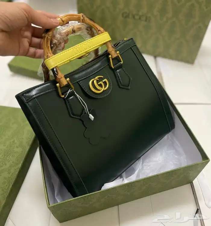 عرض شنطة ب 150  عرض 3 شنط 270 ريال 0