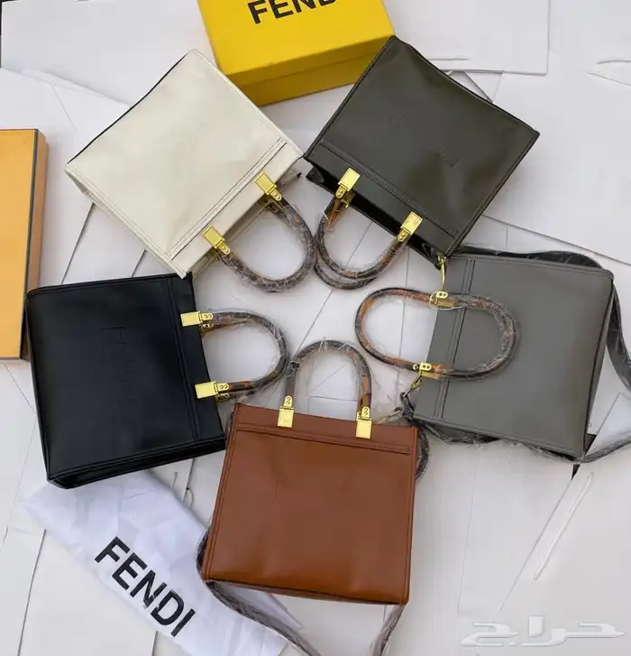 عرض شنطة ب 150  عرض 3 شنط 270 ريال 44