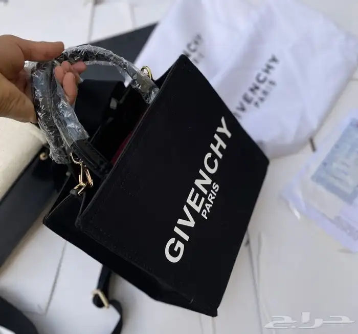 عرض شنطة ب 150  عرض 3 شنط 270 ريال 33