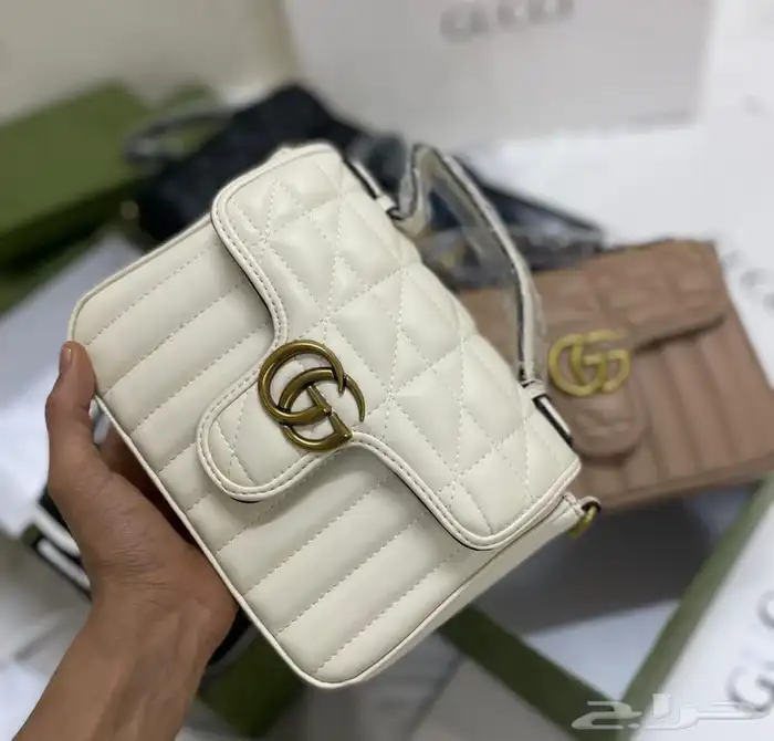 عرض شنطة ب 150  عرض 3 شنط 270 ريال 18