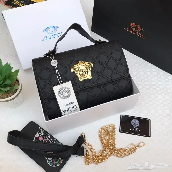 عرض شنطة ب 150  عرض 3 شنط 270 ريال 65