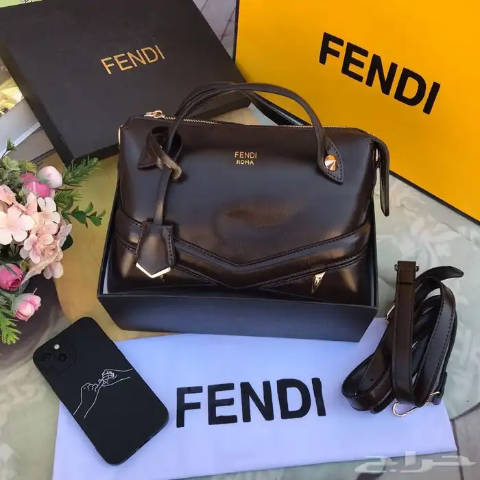 عرض شنطة ب 150  عرض 3 شنط 270 ريال 60