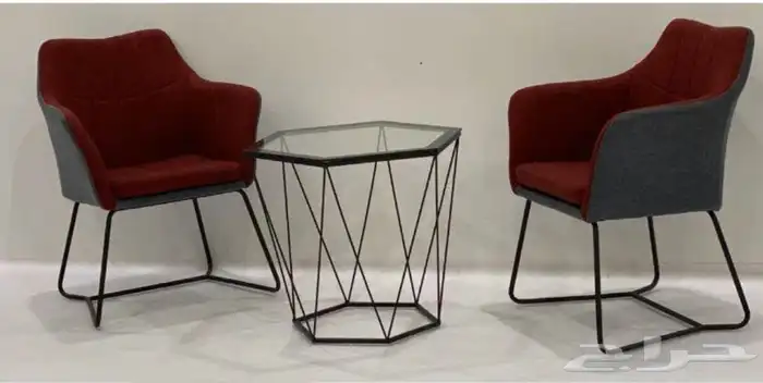 طاولات اطقم مع كرسيين وفي مع 4 كرسي وتس فقط 2