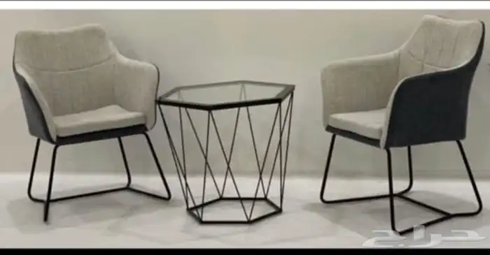 طاولات اطقم مع كرسيين وفي مع 4 كرسي وتس فقط 4