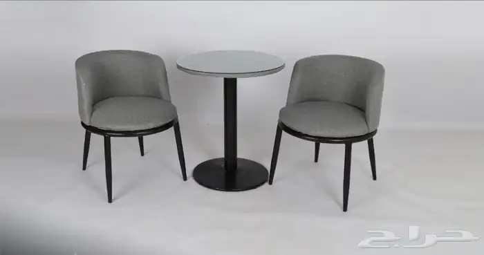 طاولات اطقم مع كرسيين وفي مع 4 كرسي وتس فقط 17