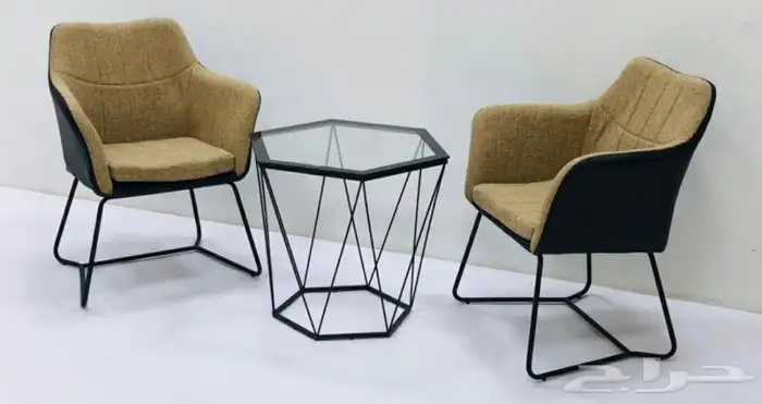 طاولات اطقم مع كرسيين وفي مع 4 كرسي وتس فقط 3