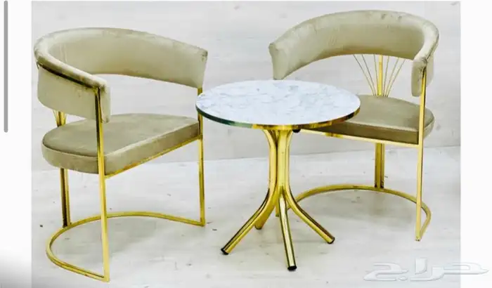 طاولات اطقم مع كرسيين وفي مع 4 كرسي وتس فقط 49