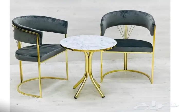 طاولات اطقم مع كرسيين وفي مع 4 كرسي وتس فقط 51