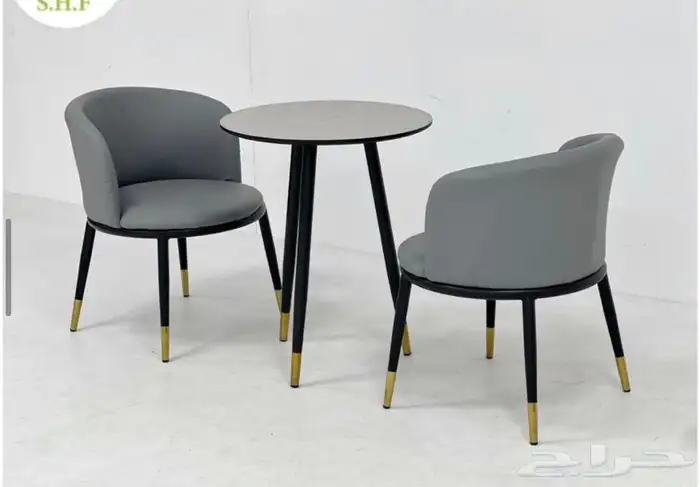 طاولات اطقم مع كرسيين وفي مع 4 كرسي وتس فقط 31