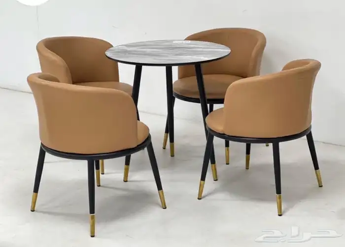 طاولات اطقم مع كرسيين وفي مع 4 كرسي وتس فقط 38