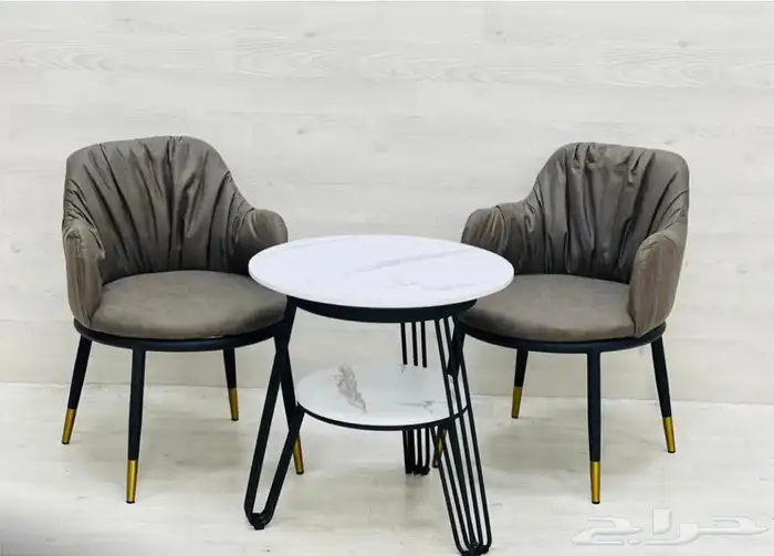 طاولات اطقم مع كرسيين وفي مع 4 كرسي وتس فقط 56