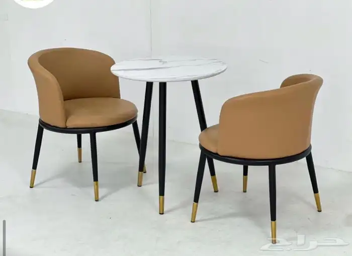 طاولات اطقم مع كرسيين وفي مع 4 كرسي وتس فقط 36