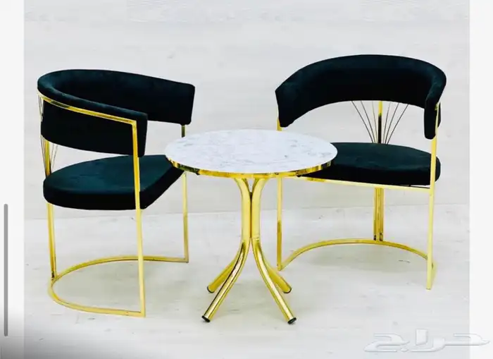 طاولات اطقم مع كرسيين وفي مع 4 كرسي وتس فقط 50